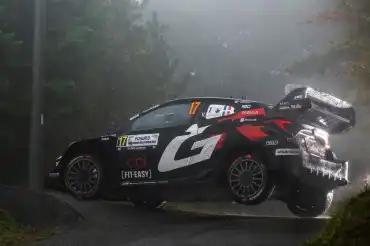 Sébastien Ogier gana Rally Japón y acorta distancia con Evans