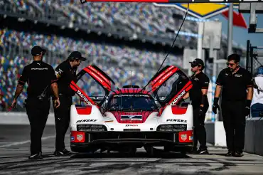 McLaughlin y Newgarden prueban con Porsche Penske en Daytona