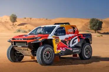 Toyota presenta nuevo Hilux DKR desarrollado desde cero para Dakar 2026