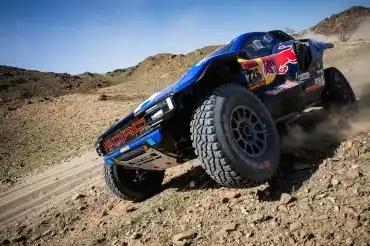 Ford 1-2 en prólogo Dakar 2026 con Ekström y Guthrie