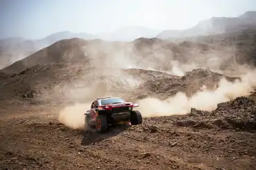 Nasser Al-Attiyah primero en clasificación del Dakar 2026 en Etapa 2
