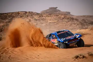 Ford coloca cinco Raptor al frente de clasificación Dakar 2026 en etapa 3