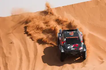 Variawa remonta en los últimos 100 kilómetros del Dakar y gana etapa 8