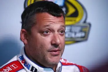 Tony Stewart vuelve a NASCAR después de 10 años