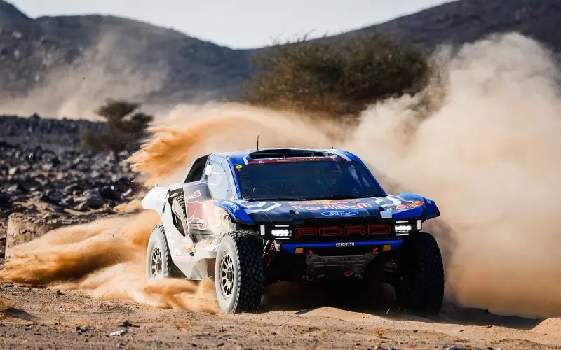 Nani Roma en primer lugar del Dakar 2026 con 57 segundos sobre Sainz