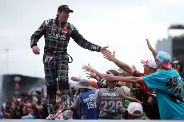 Travis Pastrana correrá la Truck Series en Daytona