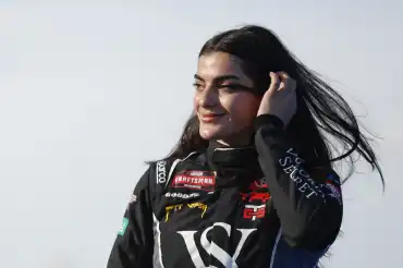 Toni Breidinger reduce su programa a ocho carreras en 2026