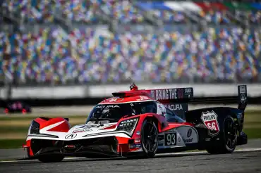 Penalizan al Cadillac #31 y Acura hereda la pole en Daytona
