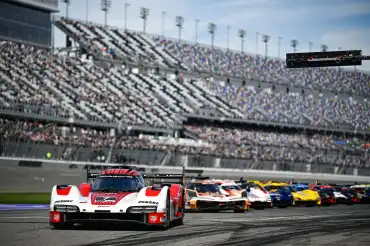 Porsche Penske 1-2 en 24 Horas de Daytona cumplidas siete horas