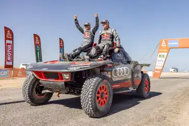 Carlos Sainz pierde a su navegante Lucas Cruz