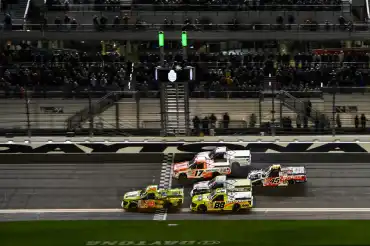 Smith gana la Fresh from Florida 250 de NASCAR Trucks en Daytona