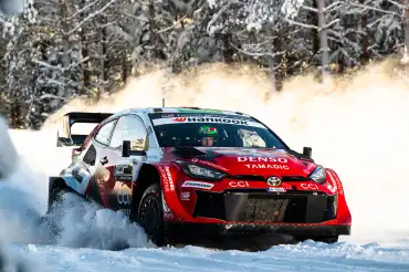 Evans gana en Suecia y lidera el campeonato WRC