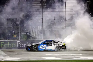 Reddick gana en Atlanta y suma dos victorias consecutivas en NASCAR Cup