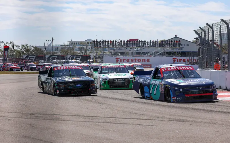 Layne Riggs gana en St. Pete la primera carrera callejera de Trucks