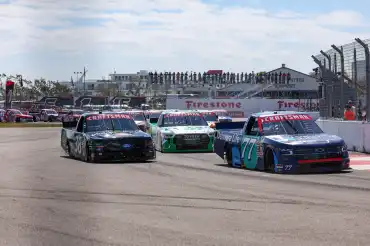 Layne Riggs gana en St. Pete la primera carrera callejera de Trucks