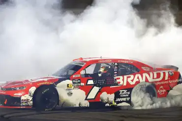 Allgaier ganó en Phoenix y encabeza la O'Reilly Auto Parts