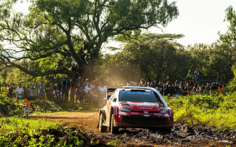 Solberg aventaja a Evans por 33 segundos en el Día 1 del rally Safari