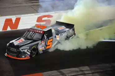 Heim le quita la victoria a Chastain en Darlington