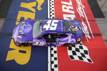 Reddick gana en Darlington y suma cuatro victorias en seis carreras