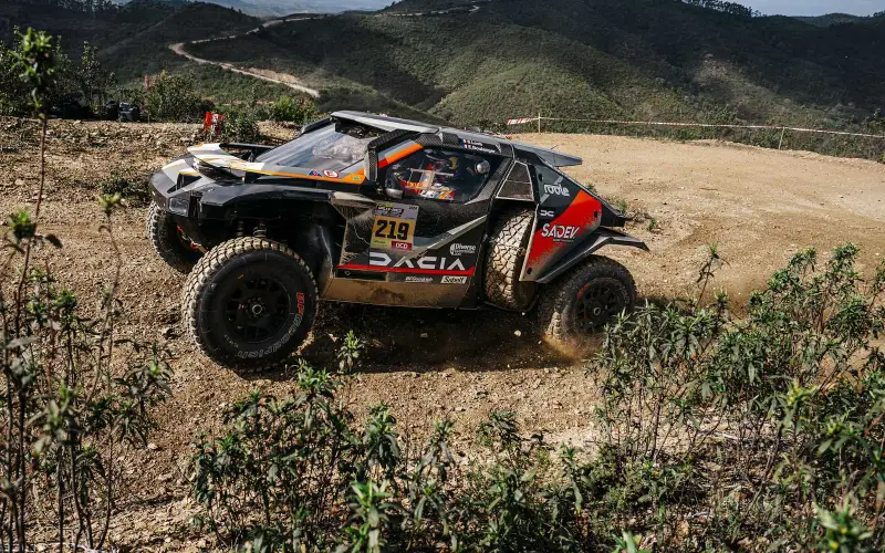 Sébastien Loeb gana el BP Ultimate Rally-Raid Portugal y es nuevo líder del W2RC
