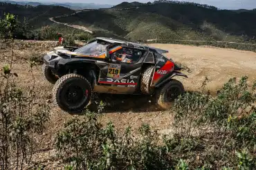 Sébastien Loeb gana el BP Ultimate Rally-Raid Portugal y es nuevo líder del W2RC