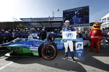 Felix Rosenqvist pone a Meyer Shank en pole para el GP de Long Beach de IndyCar