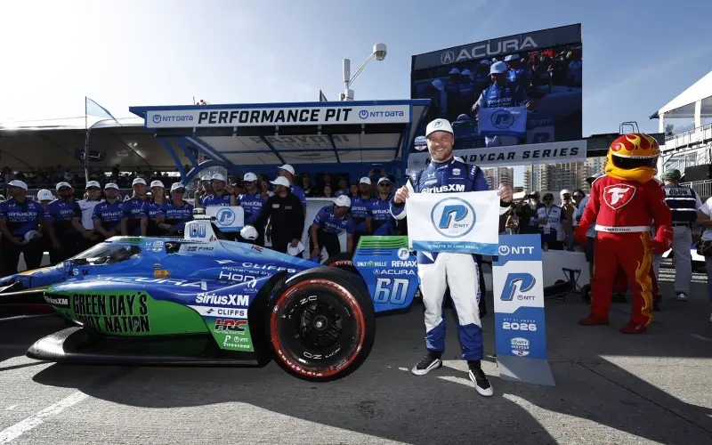 Felix Rosenqvist pone a Meyer Shank en pole para el GP de Long Beach de IndyCar