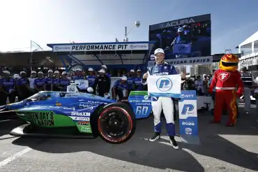 Felix Rosenqvist pone a Meyer Shank en pole para el GP de Long Beach de IndyCar