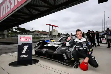 Hawksworth empata récord de poles en IMSA con Laguna Seca