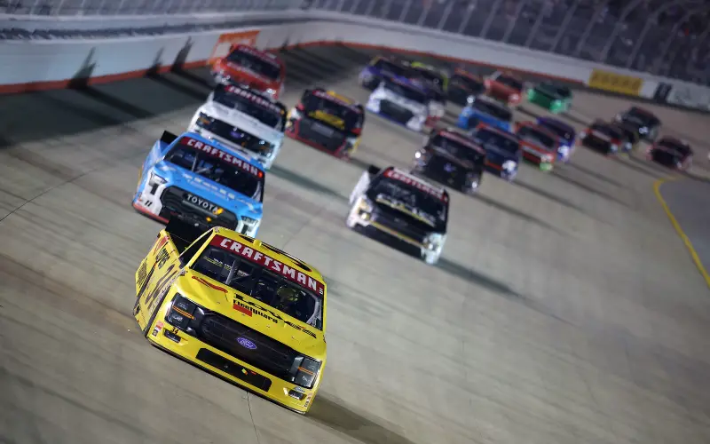 Riggs gana la Truck Series en Nashville y se pone líder del campeonato