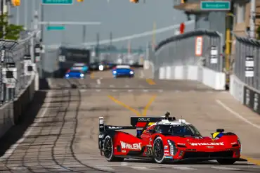 Aitken y Bamber ganan en Detroit y Heinrich suelta el liderato IMSA
