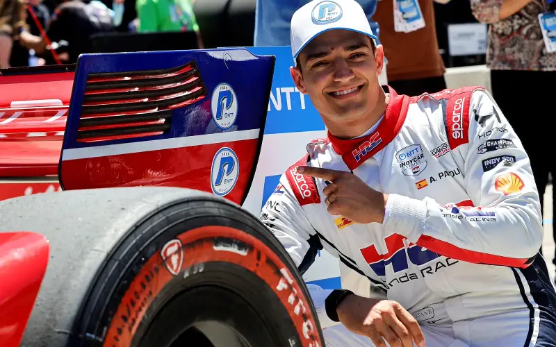 Palou consiguió en Detroit su tercera pole consecutiva de IndyCar