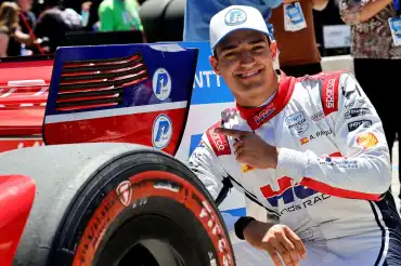 Palou consiguió en Detroit su tercera pole consecutiva de IndyCar