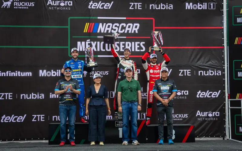 Alex de Alba gana en Aguascalientes y se mete en la pelea por el Chase de NASCAR México