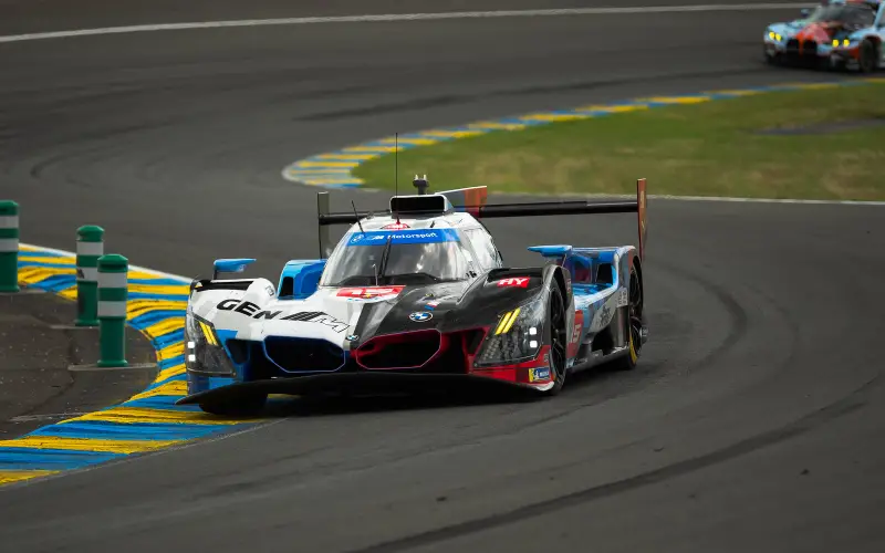 BMW se queda con la pole de las 24 Horas de Le Mans 2026 por sanción al Cadillac #38