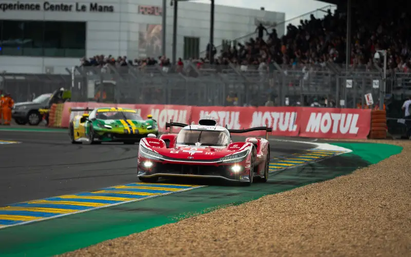 Le Mans 2026: Lo que dejaron las primeras 4 horas de pelea en Hypercar y lo que viene con la noche