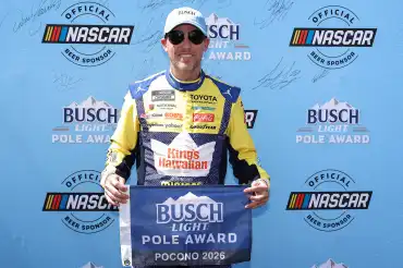 Hamlin gana en Pocono su tercera carrera seguida y ya acecha a Reddick