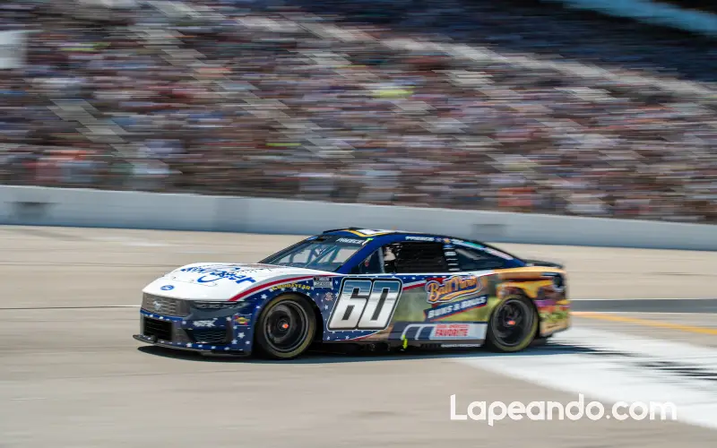 Chris Buescher firma extensión con RFK Racing y seguirá en el auto 17 de NASCAR Cup