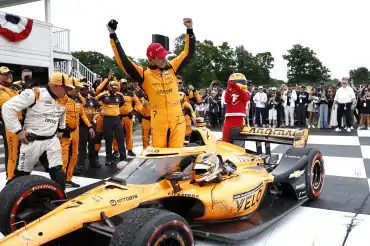 Christian Lundgaard gana en Road America con gran remontada