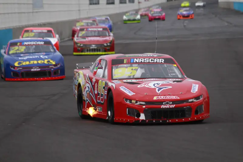 Rodrigo Rejón gana la Puebla 110 de NASCAR México en Amozoc